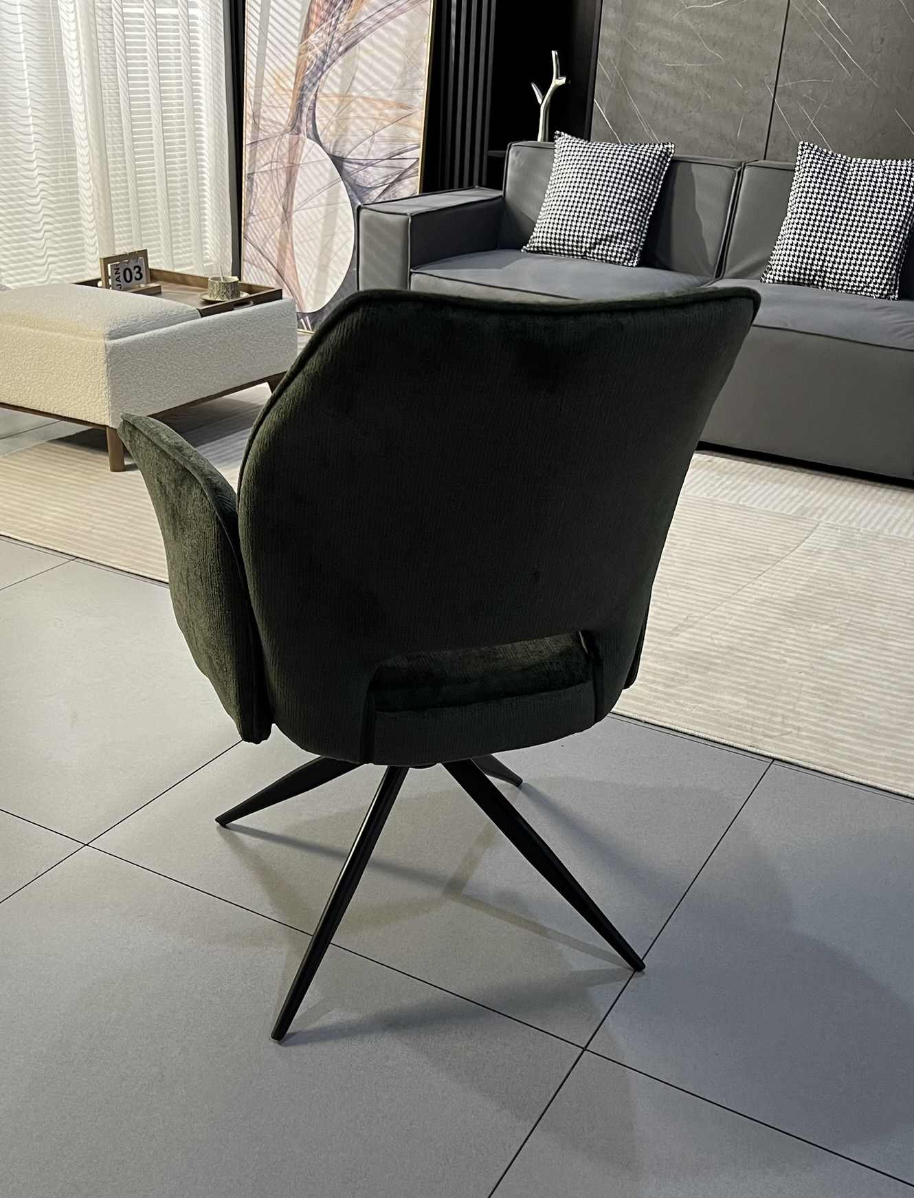 Tulip with Executive Spin (with armrest)  ( 360 Auto return spin) Green